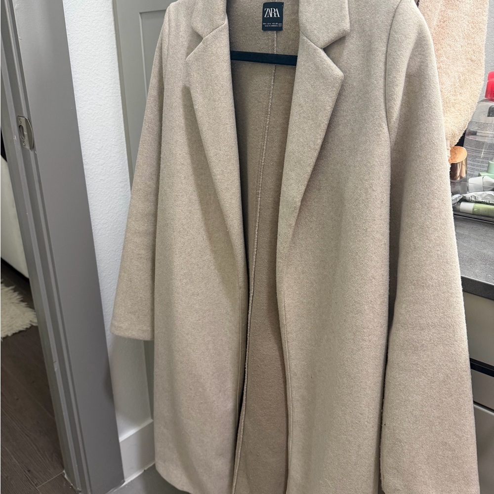 Zara Women's Beige Coat - Picture 1 of 2